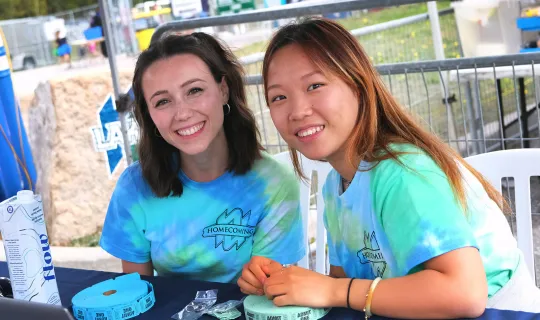Nipissing students and staff volunteering during Homecoming weekend