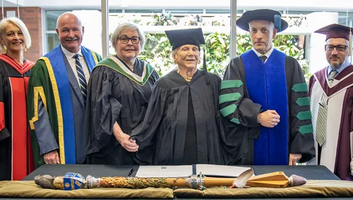 Dr. Helen Vari